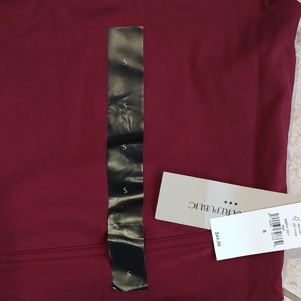 Banana Republic Women's Dark Red / Raspberry Wine Tank Top (#B1014) - Picture 3 of 6